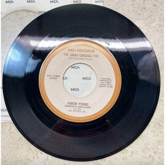 Faron Young The Great Chicago Fire / Old Songs 45 Vinyl 70s Classic Country MCA - Picture 4 of 6